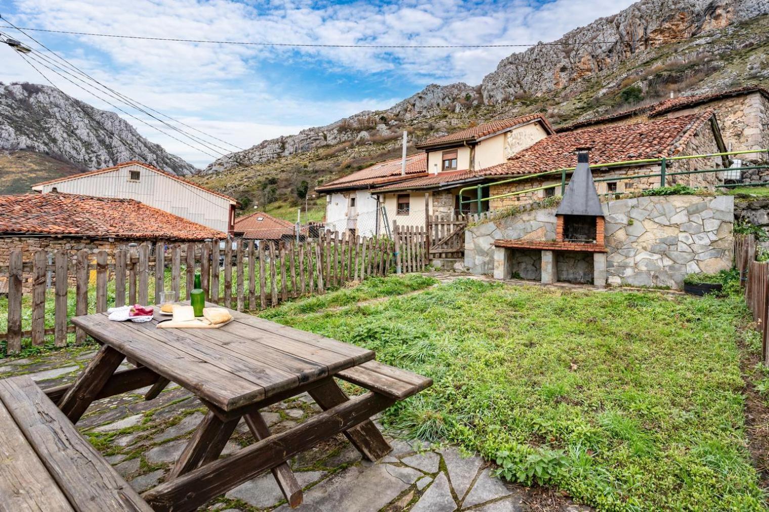 Appartement Montegrande Entorno Magico Rodeado De Montanas à La Plaza Extérieur photo